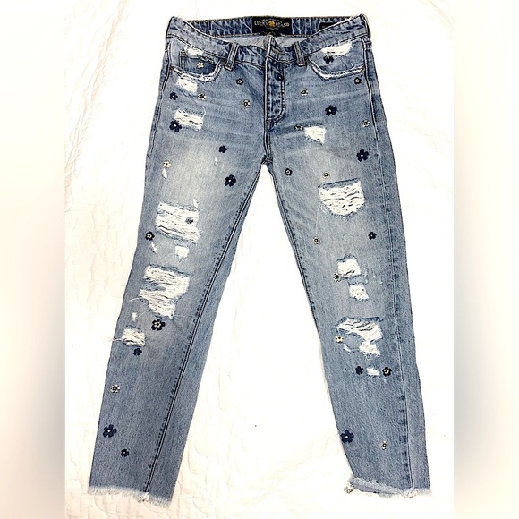 Lucky Brand blue distressed denim jeans w/flower embellishments 0/25 - Picture 3 of 6